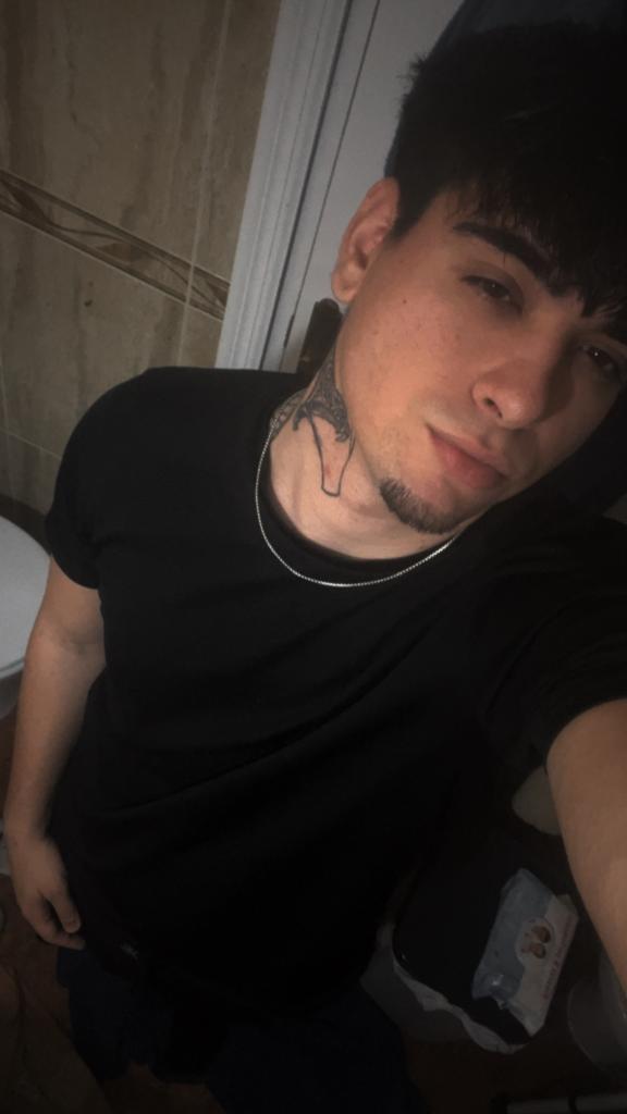 689382381: Chico busca chica en Málaga