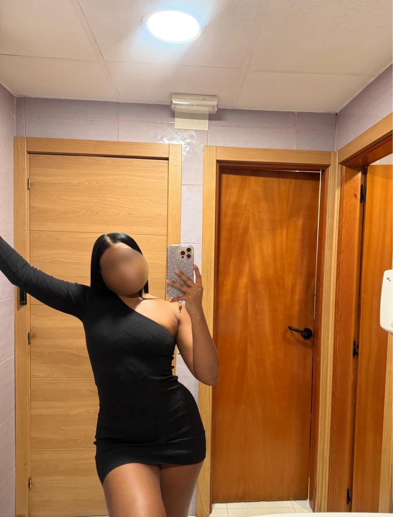 607444027: Chica busca chico en La Coruña