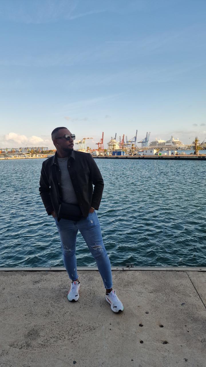 Chico busca chica en Valencia: 