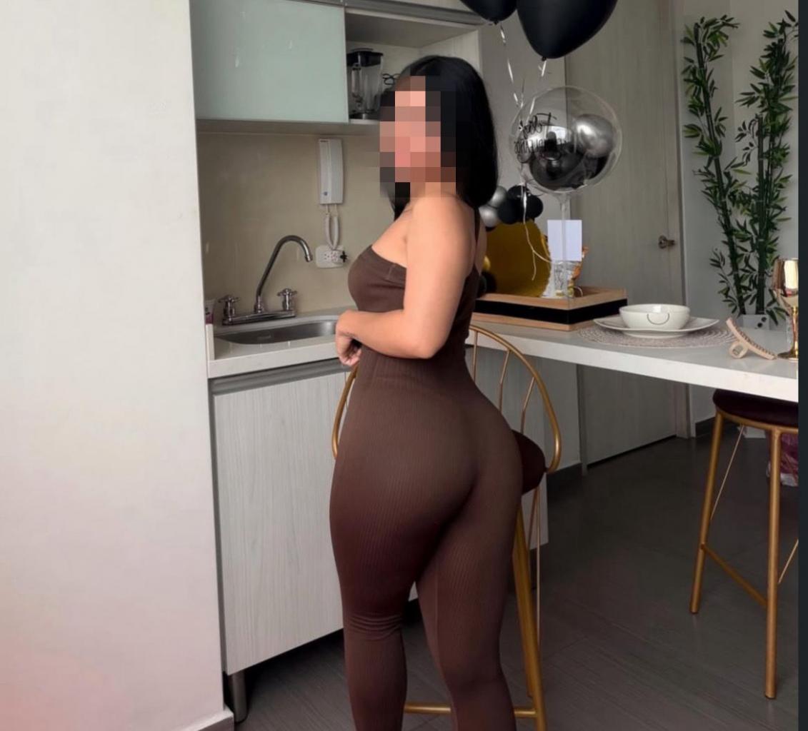 687094295: Chica busca chico en Madrid