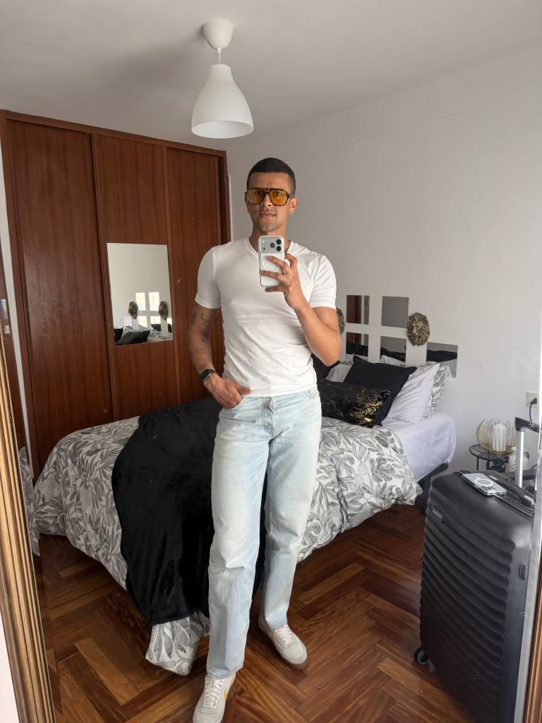 Chico busca chica en Pontevedra: 