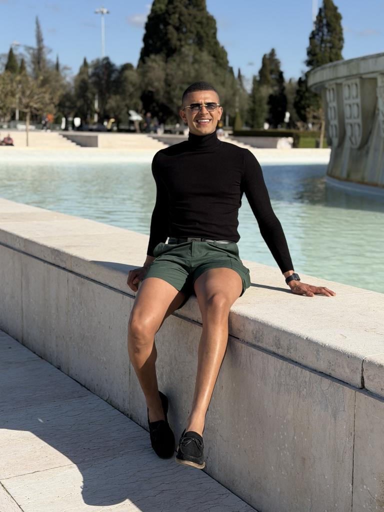 694213895: Chico busca chica en Málaga