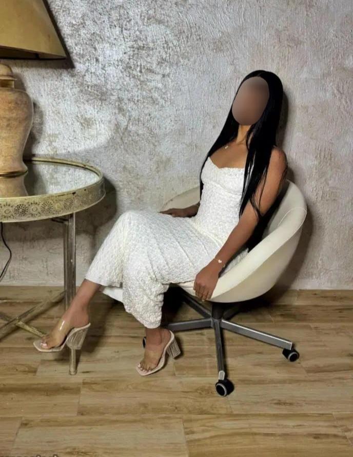 Chica busca chico en Almería: 