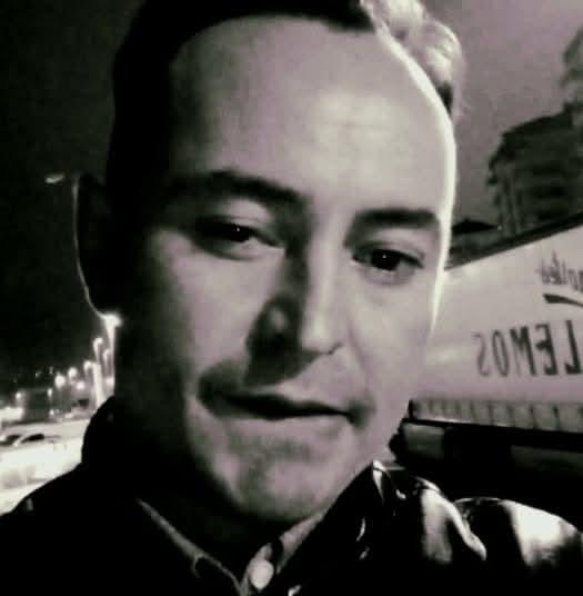 Chico busca chica en Orense: 