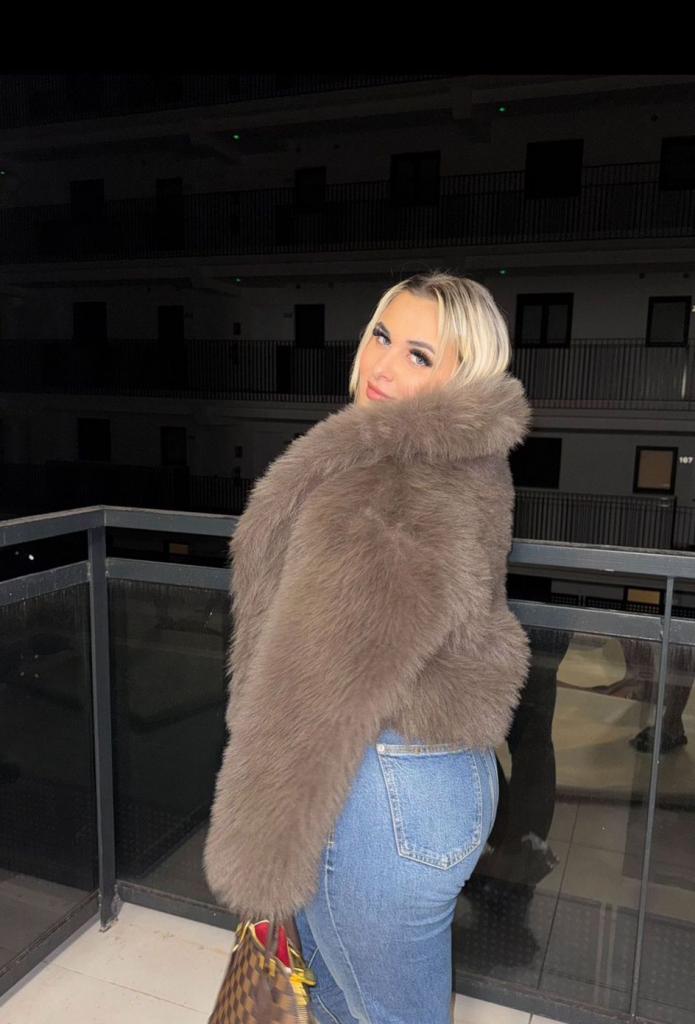 672180575: Chica busca chico en Cádiz