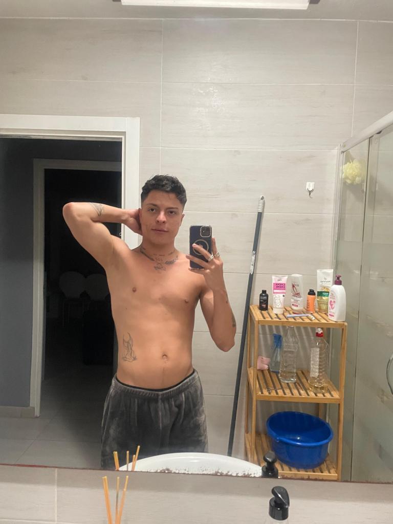 643314821: Chico busca chica en Ibiza