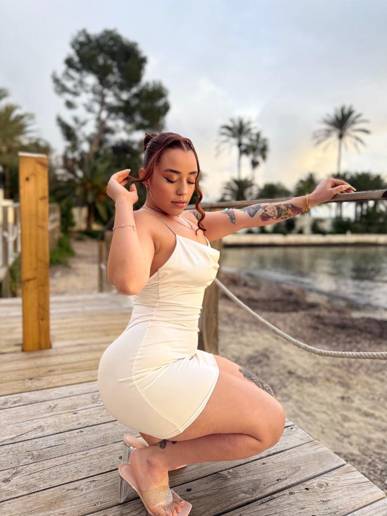 Chica busca chico en Ibiza: 