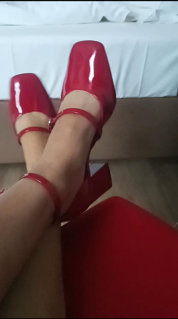 627154052: Chica busca chico en Sevilla