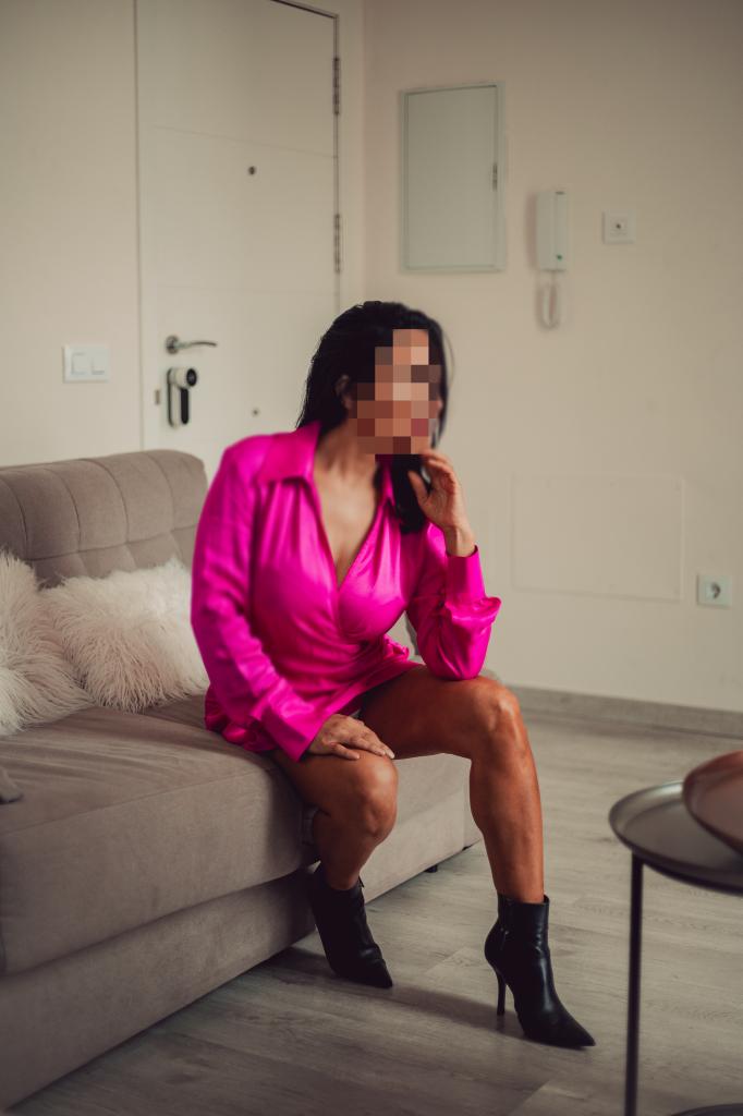 Chica busca chico en Sevilla: 