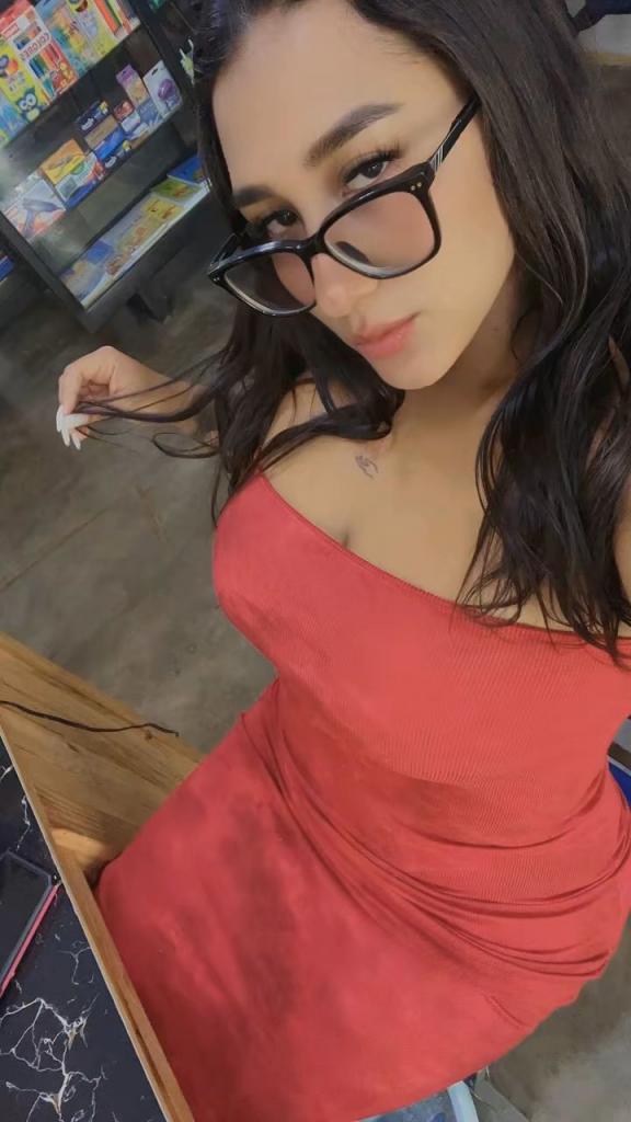 Chica busca chico en Sevilla: 