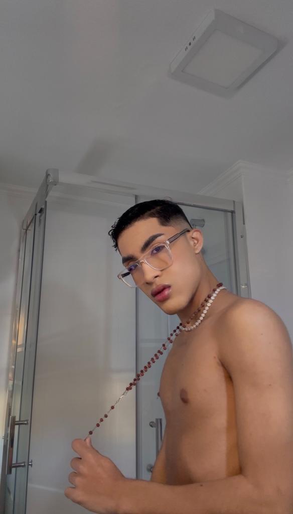 603484045: Chico busca chica en Málaga