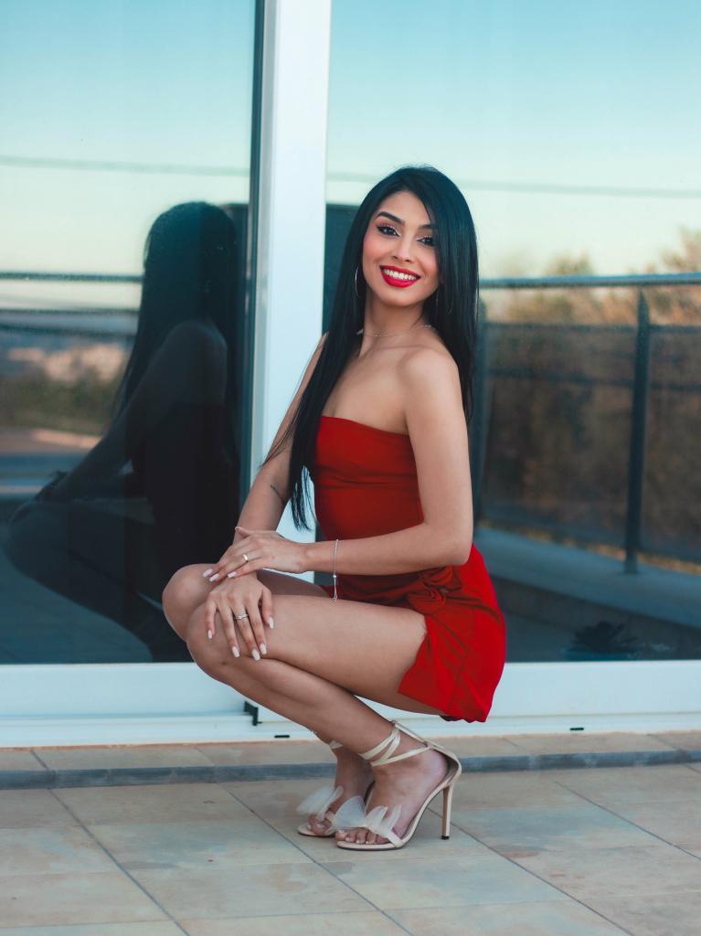 Chica busca chico en Ibiza: 