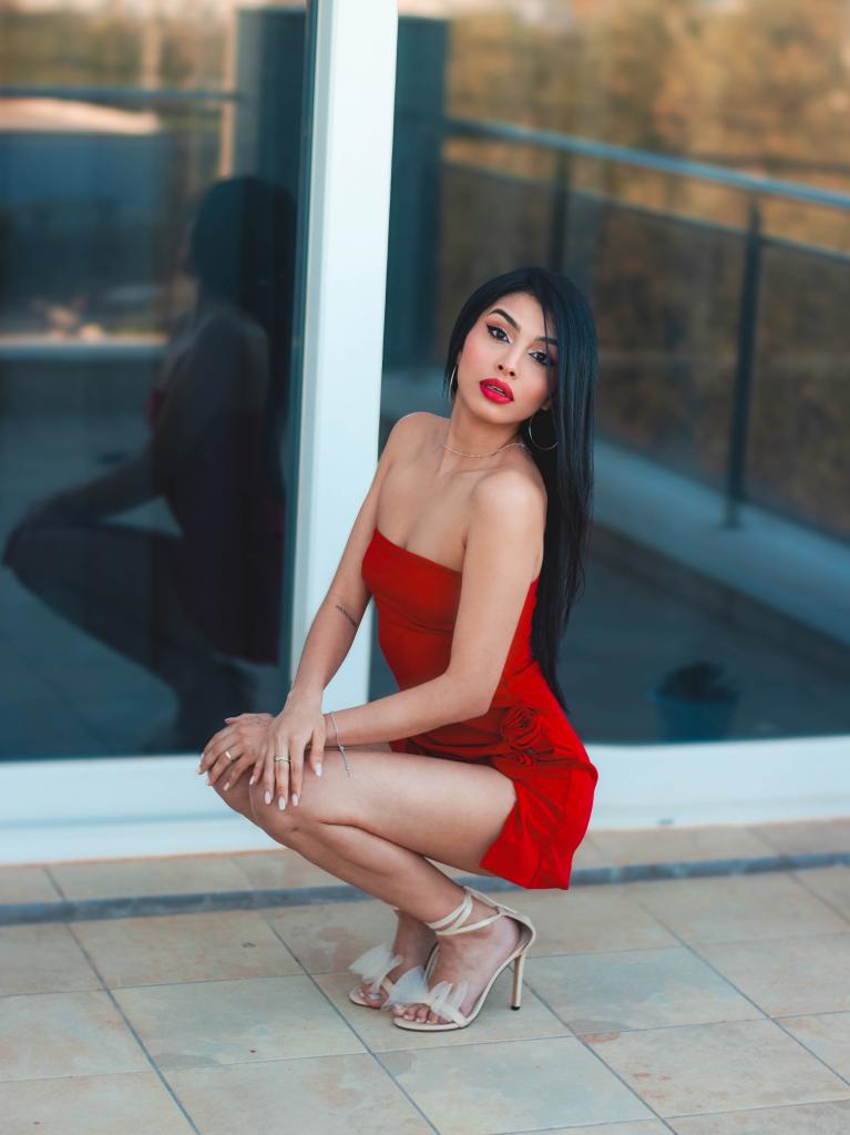 Chica busca chico en Ibiza: 