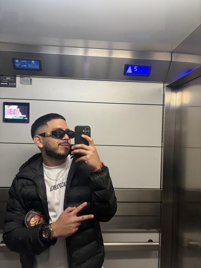 Chico busca chica en Las Palmas: 