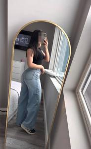 687094295: Chica busca chico en Madrid