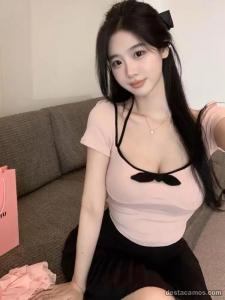 688189596: Chica busca chico en Gerona