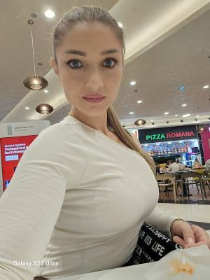 603438601: Chica busca chico en Málaga
