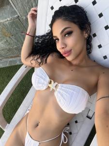 604101843: Chica busca chico en La Coruña