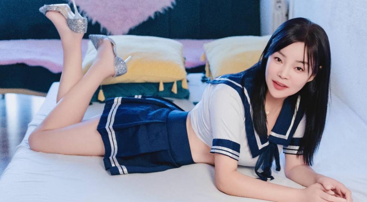 Chica busca chico en Ibiza: Chica busca chico