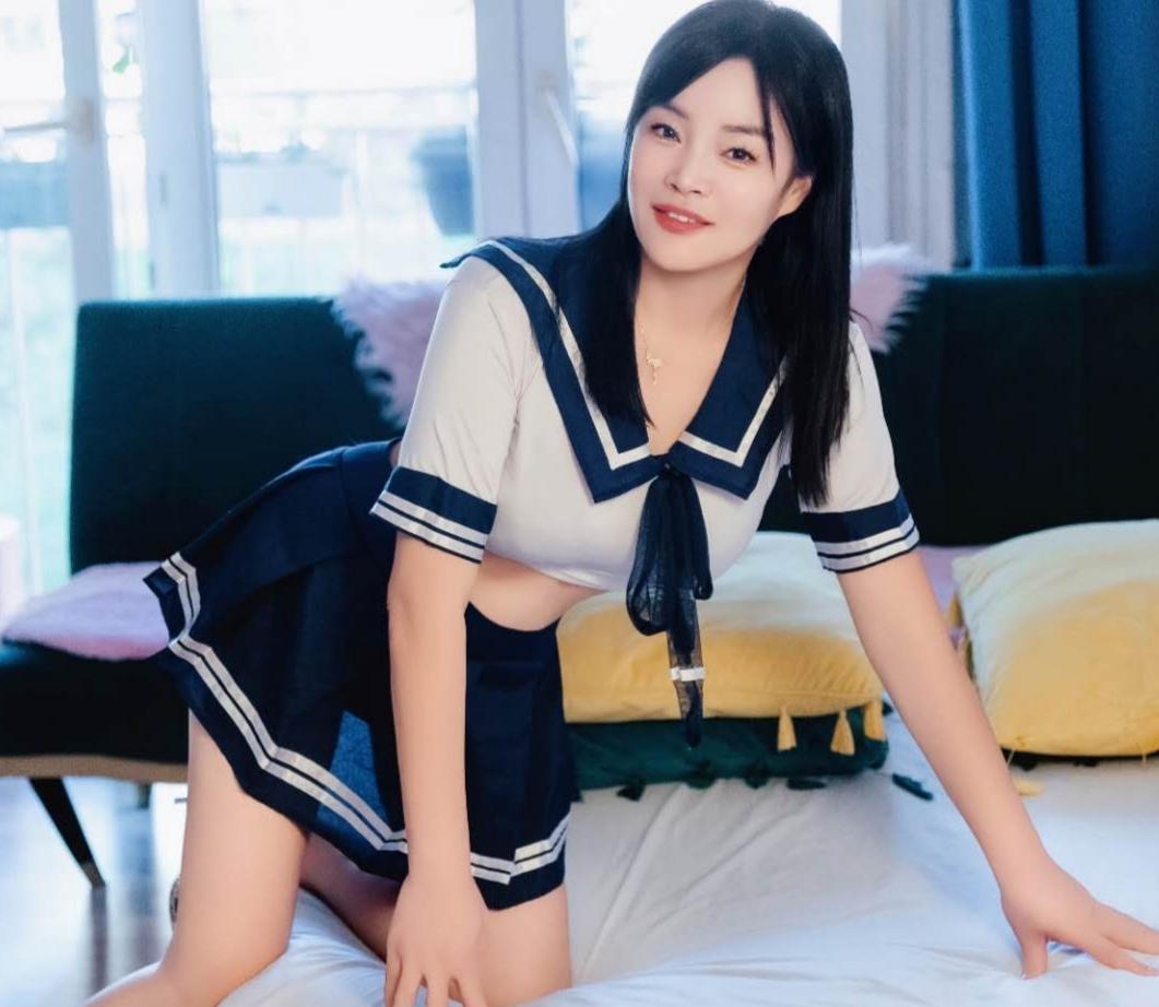 Chica busca chico en Ibiza: Chica busca chico