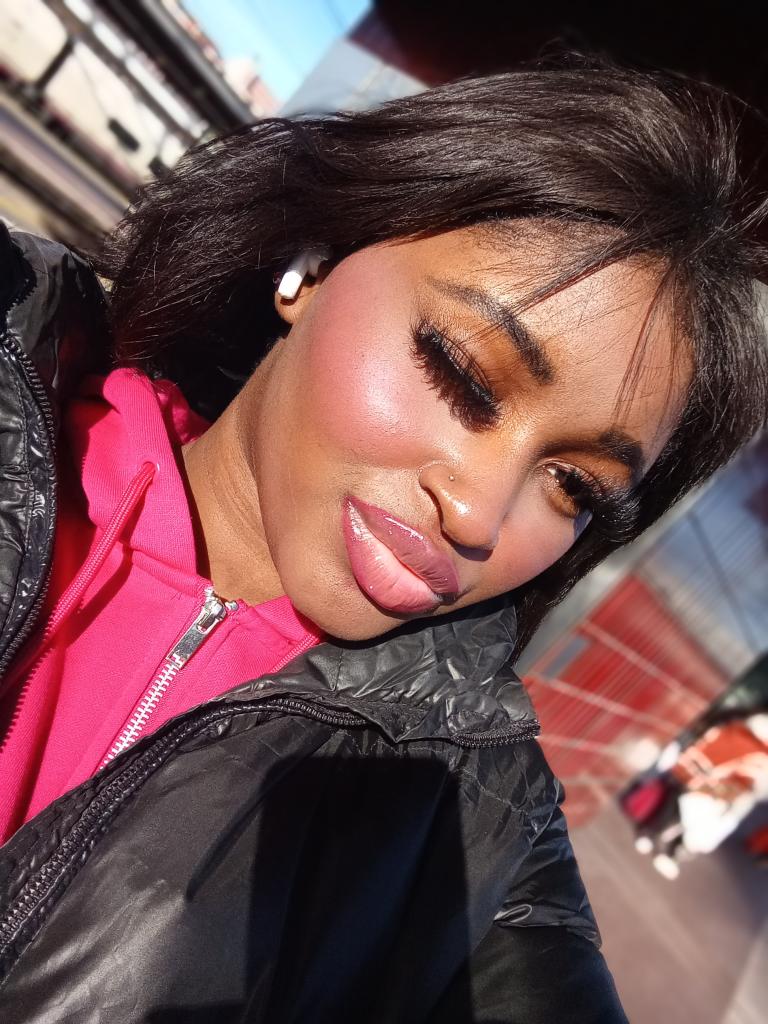 604220715: Chica busca chico en Madrid