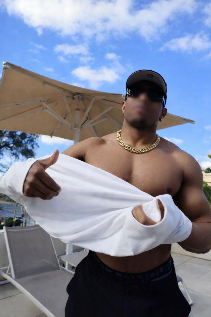 Chico busca chica en Sevilla: 