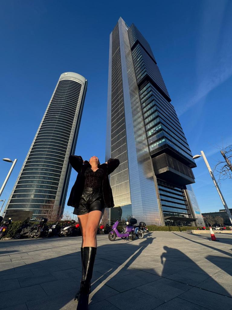 Chica busca chico en Barcelona: 