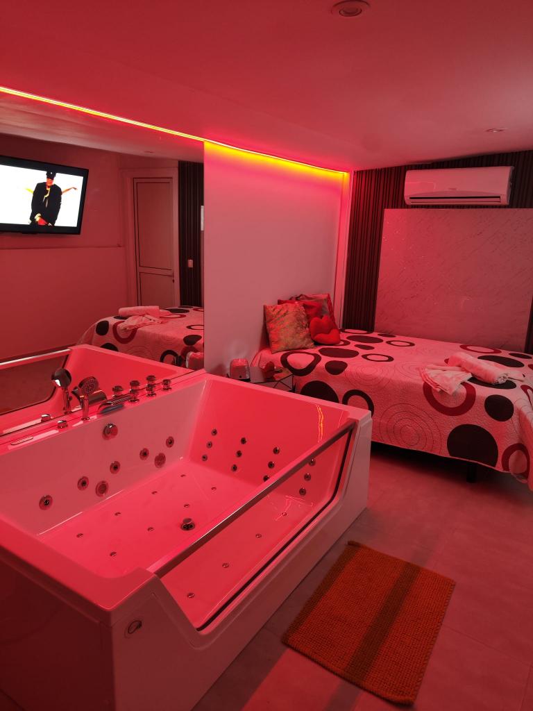 634265953: Chica busca chico en Las Palmas