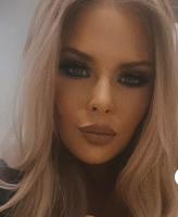 643541030: Chica busca chico en La Coruña