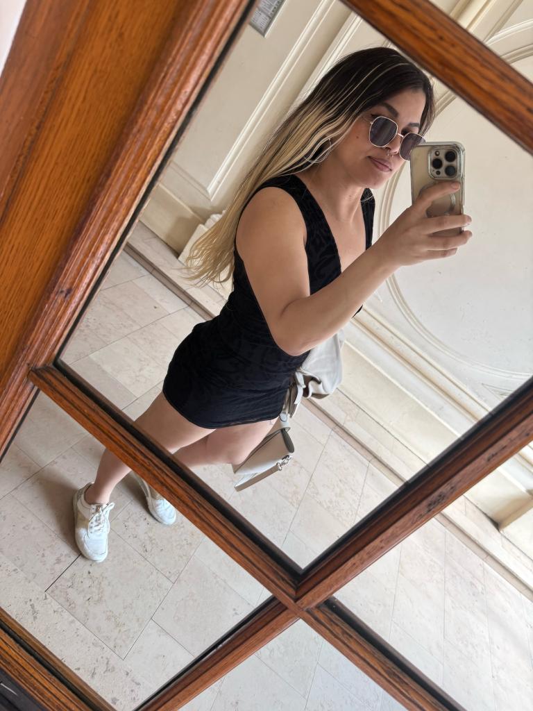 632945985: Chica busca chico en Gerona