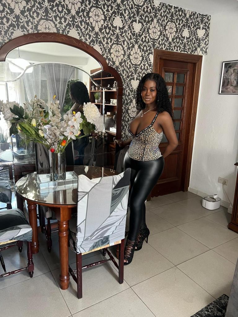 Chica busca chico en Granada: 