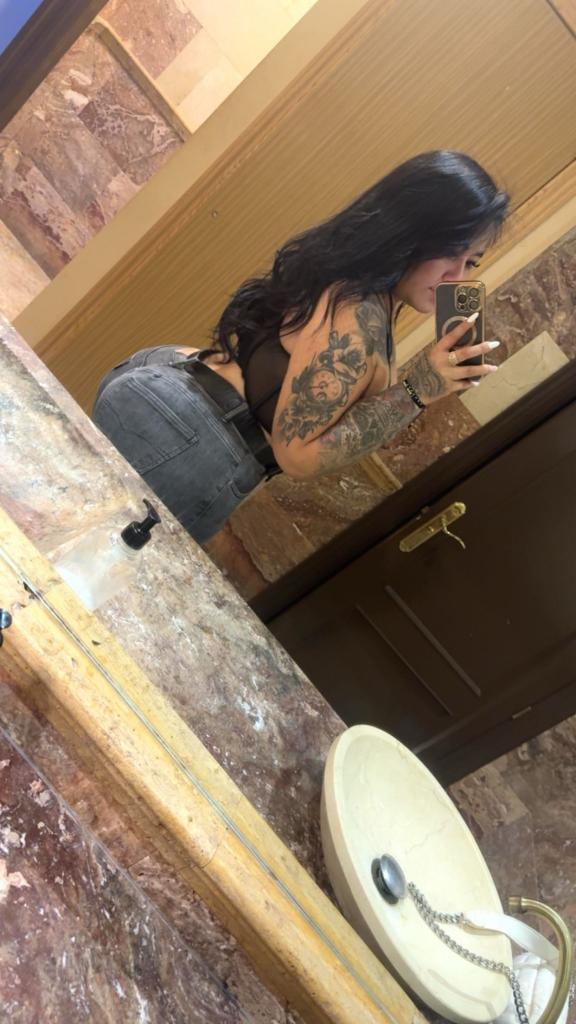 Chica busca chico en Almería: 