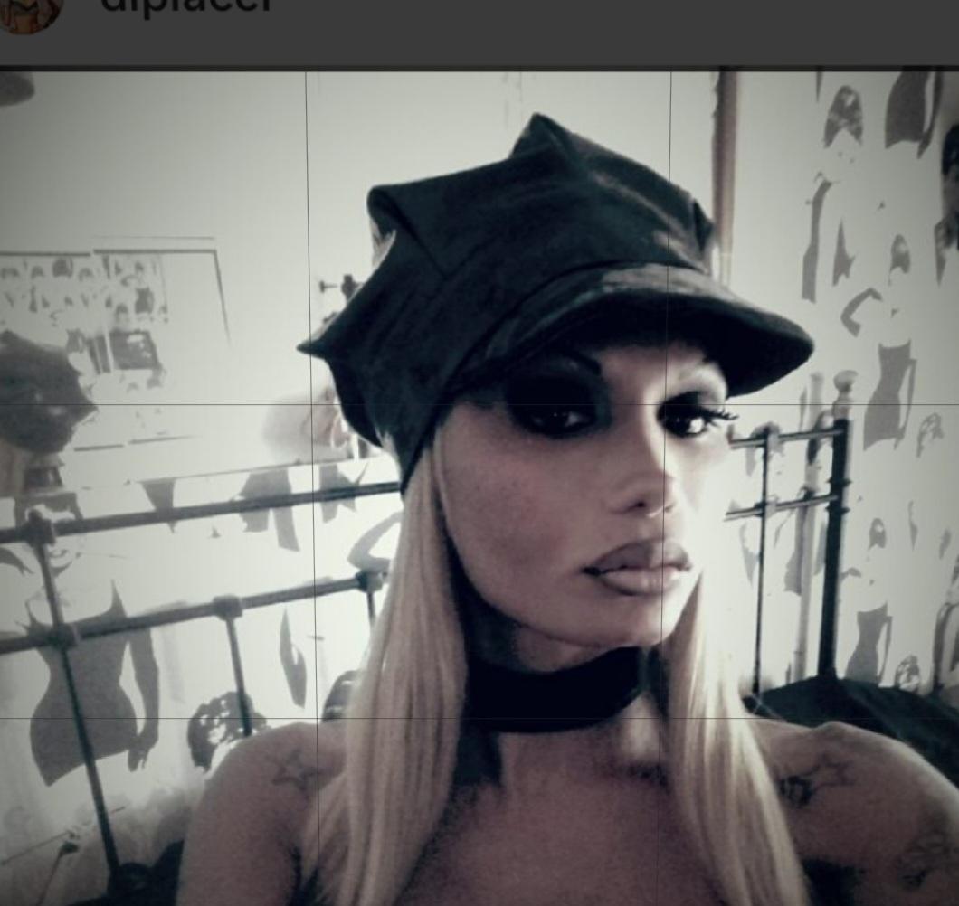 643462709: Transexual en Almería