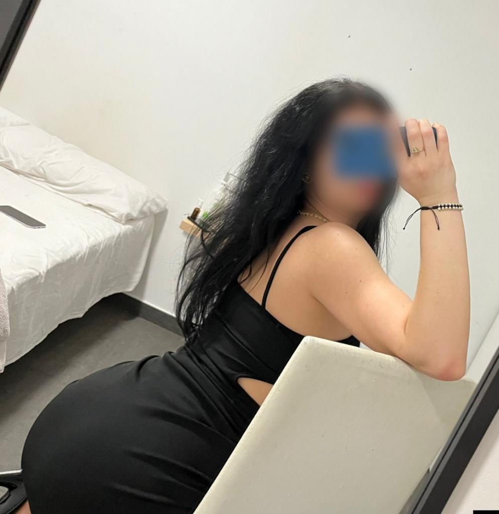 602810993: Chica busca chico en Gerona