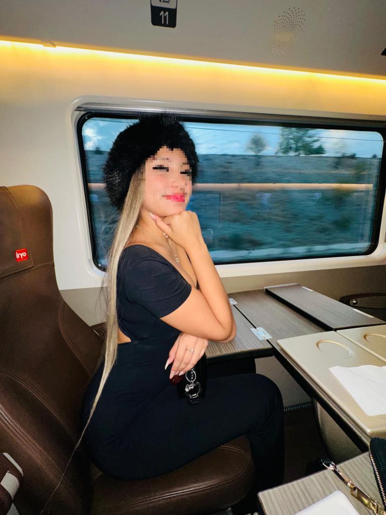 624351894: Chica busca chico en Sevilla