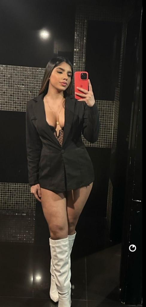 Chica busca chico en Granada: 