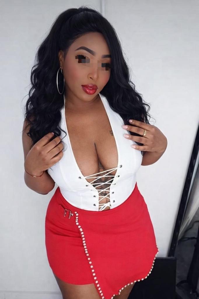 Chica busca chico en Murcia: Chica busca chico