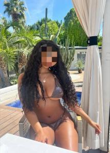 670318245: Chica busca chico en Cádiz