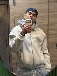 624749267: Chico busca chica en Valencia