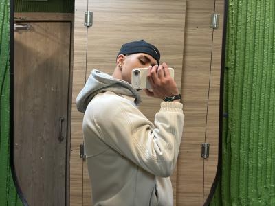 624749267: Chico busca chica en Valencia