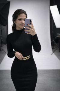 687658076: Chica busca chico en Sevilla