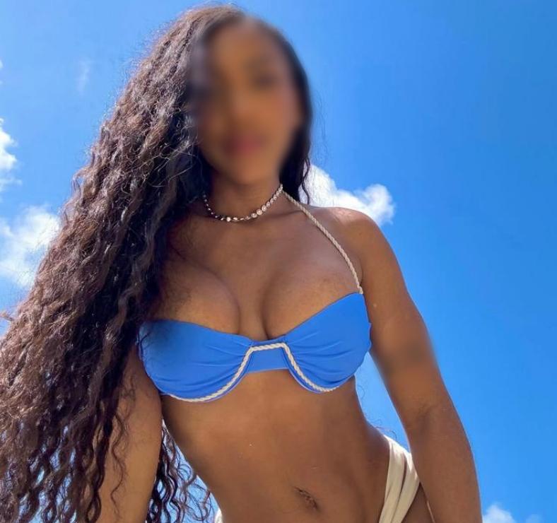 Chica busca chico en Almería: 