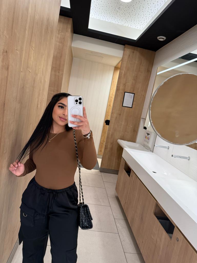 617846512: Chica busca chico en Valencia