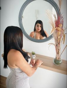 613578403: Chica busca chico en Pontevedra