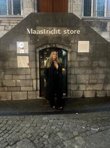 663487033: Travesti en Barcelona