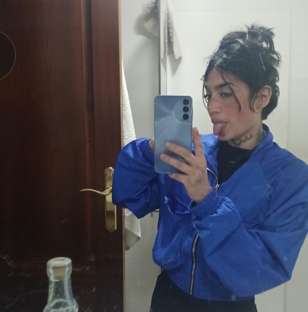 604460121: Chica busca chico en Sevilla
