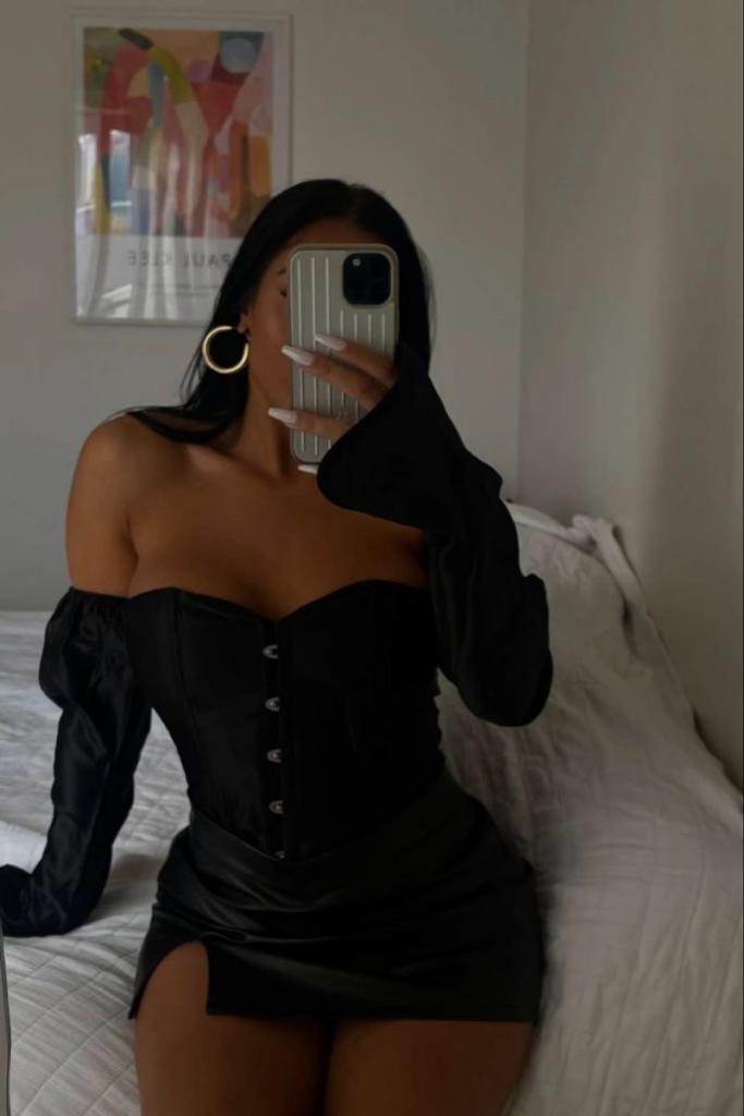 663188282: Chica busca chico en Lérida
