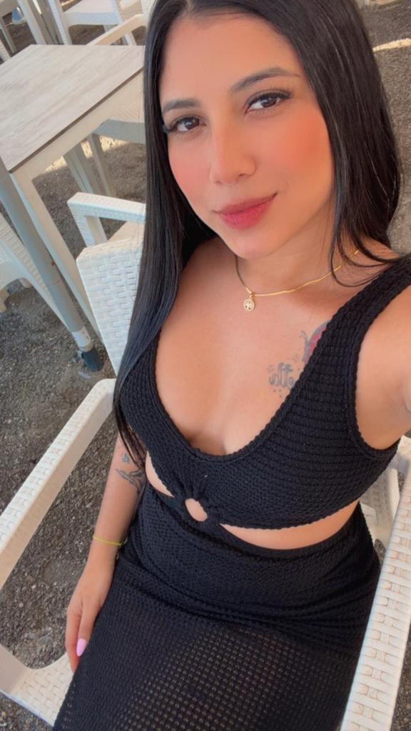 607881849: Chica busca chico en Málaga