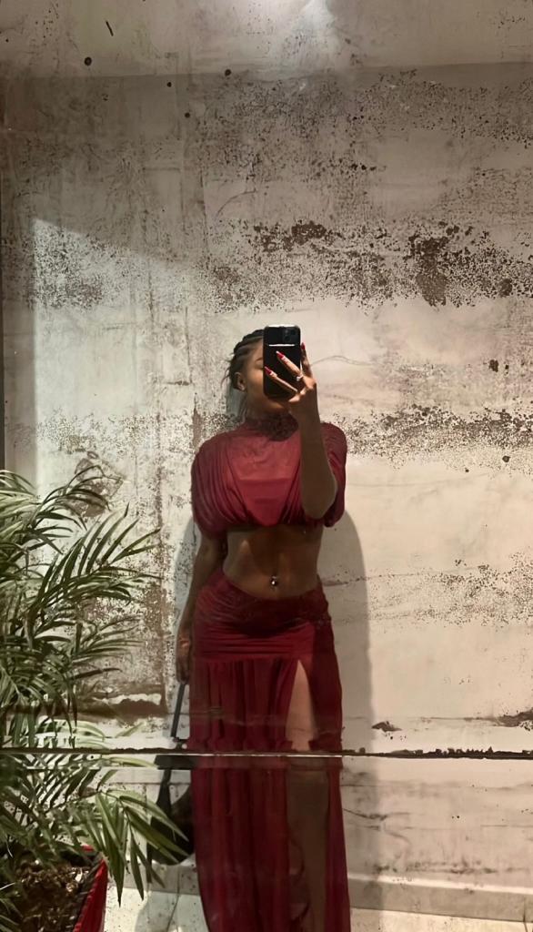 674982138: Chica busca chico en Valencia