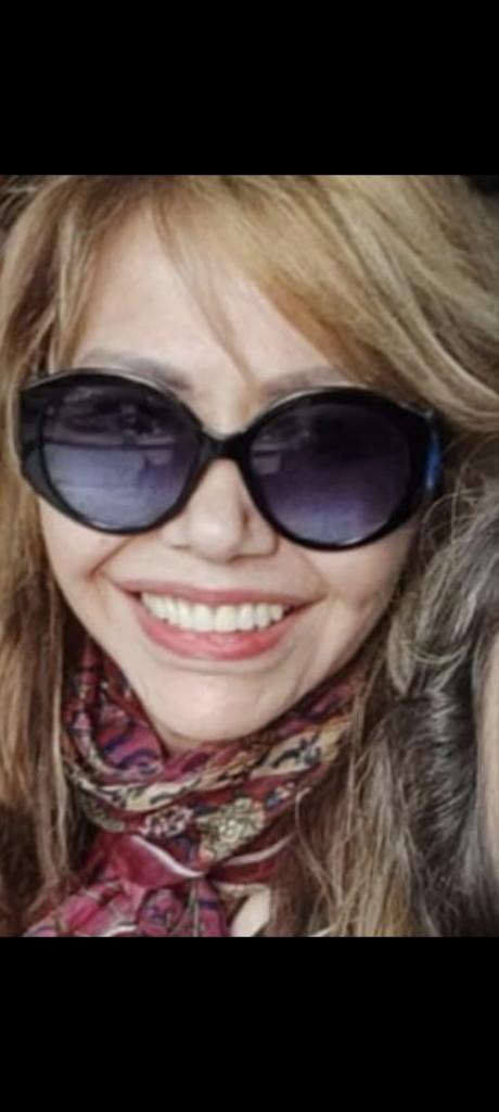 697317494: Chica busca chico en Madrid